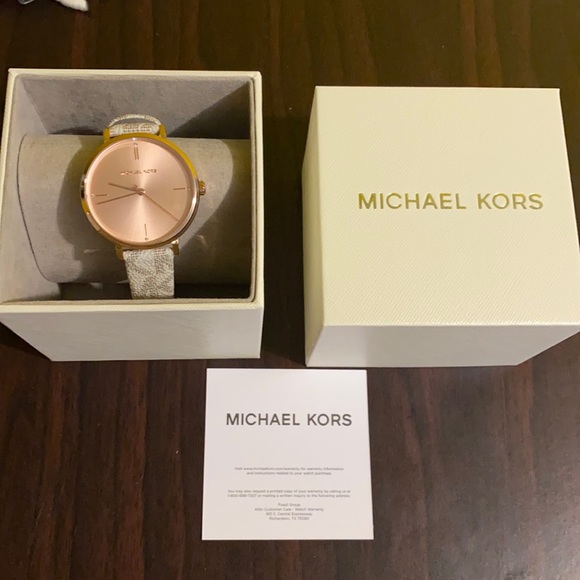 Sale ‼️‼️‼️ Brand New Michael Kors watch - Picture 1 of 1